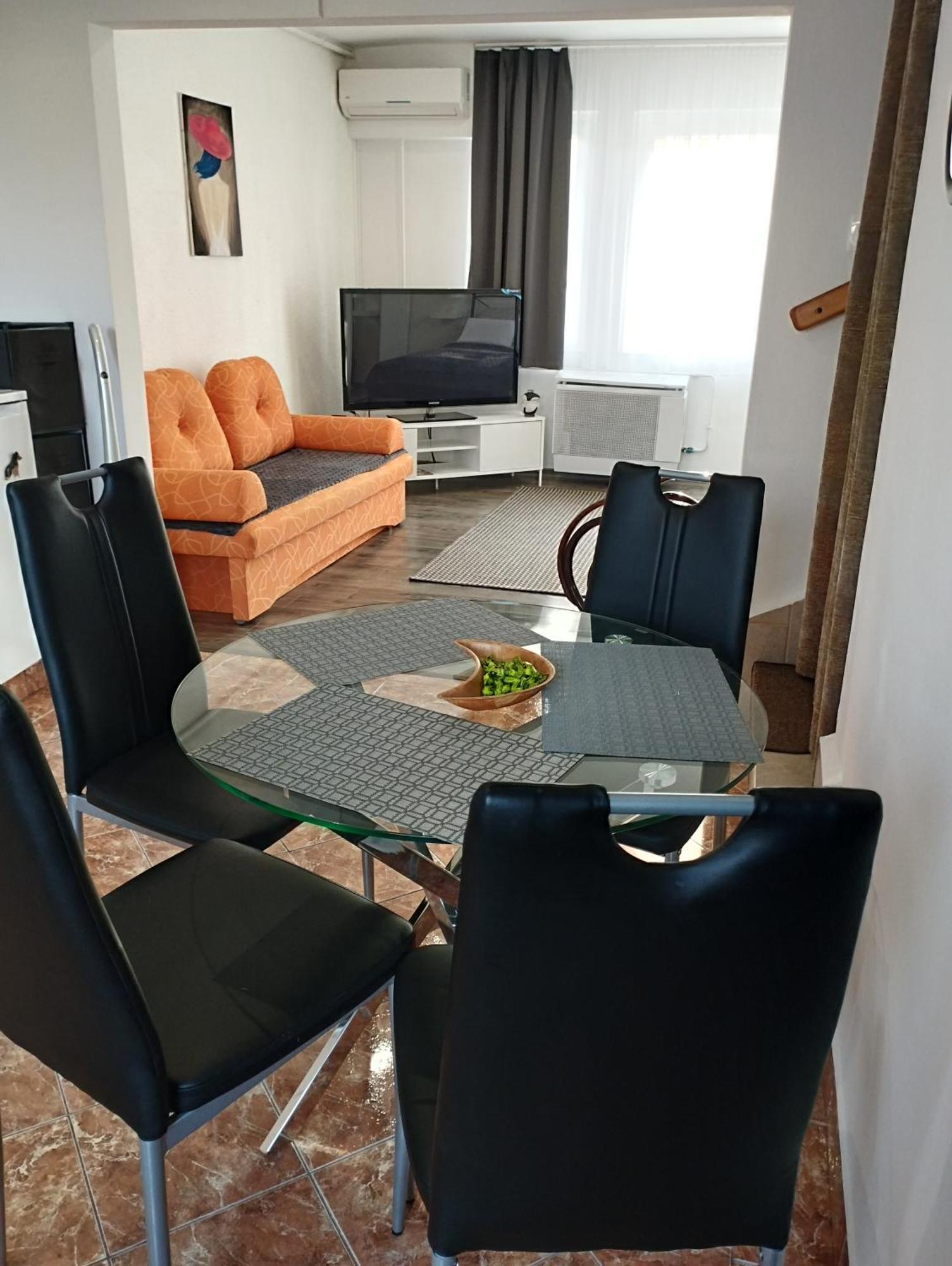 Var-Lak Apartman Balatonfůzfő Buitenkant foto